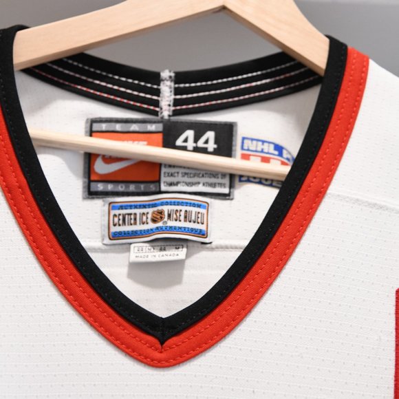 Chris Chelios Blackhawks *Authentic* Nike Home Jersey size 44 Made in Canada MIC - Picture 3 of 16